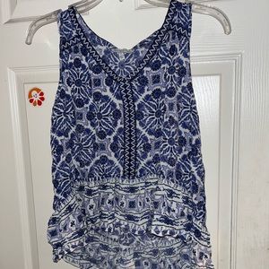 Patrons of piece Blue top, in great condition-barely worn Size: Small